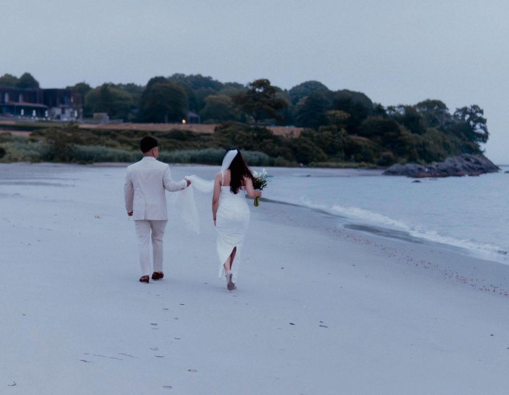 Elope on the beach in Rhode Island!